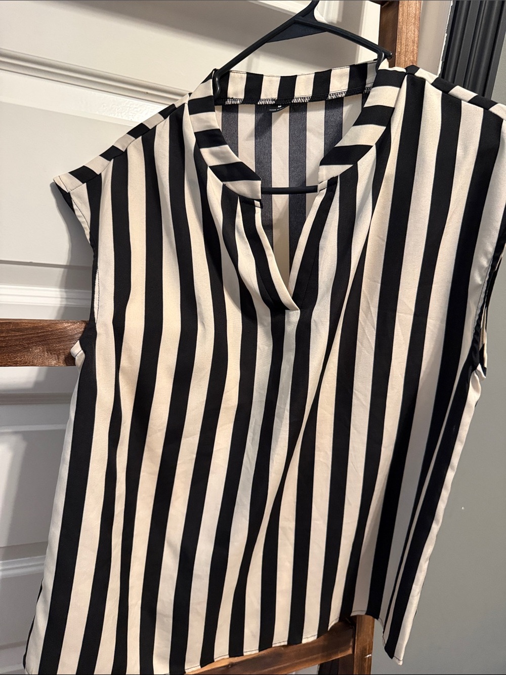 SHEIN Black & White Vertical Stripe Sleeveless Blouse